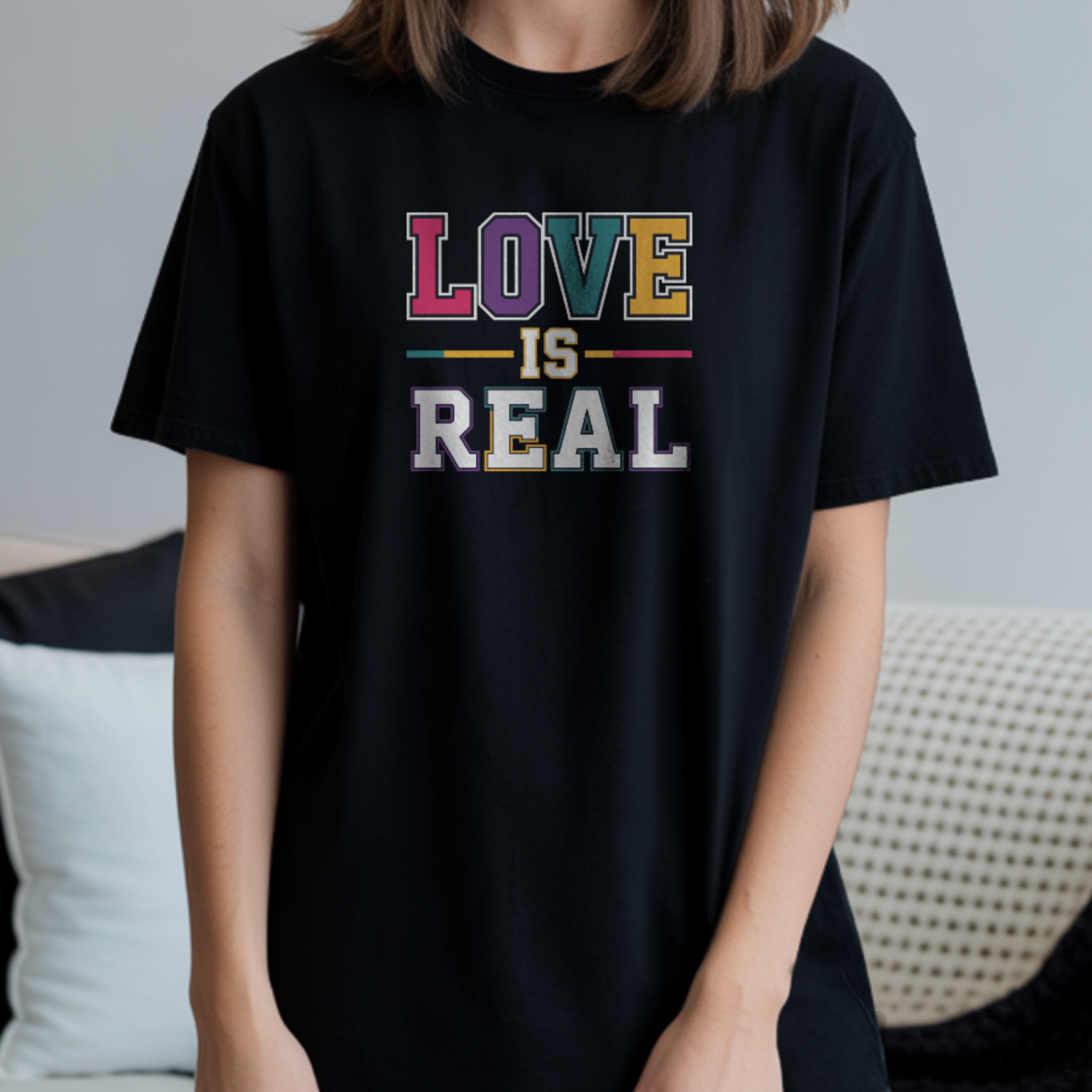 T-shirt "Love is Real" 100% Algodão
