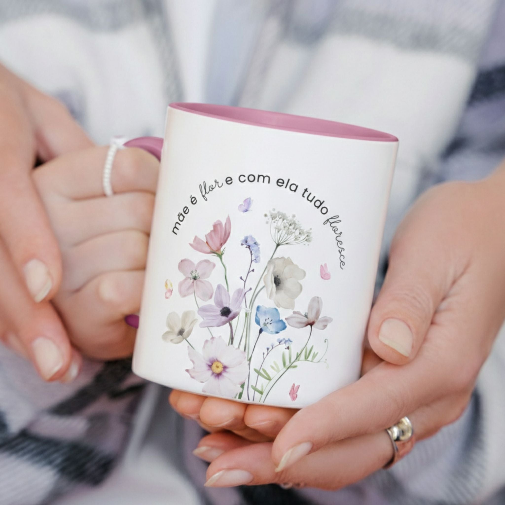 Caneca Dia da Mãe - "Mãe é flor e com ela tudo floresce"
