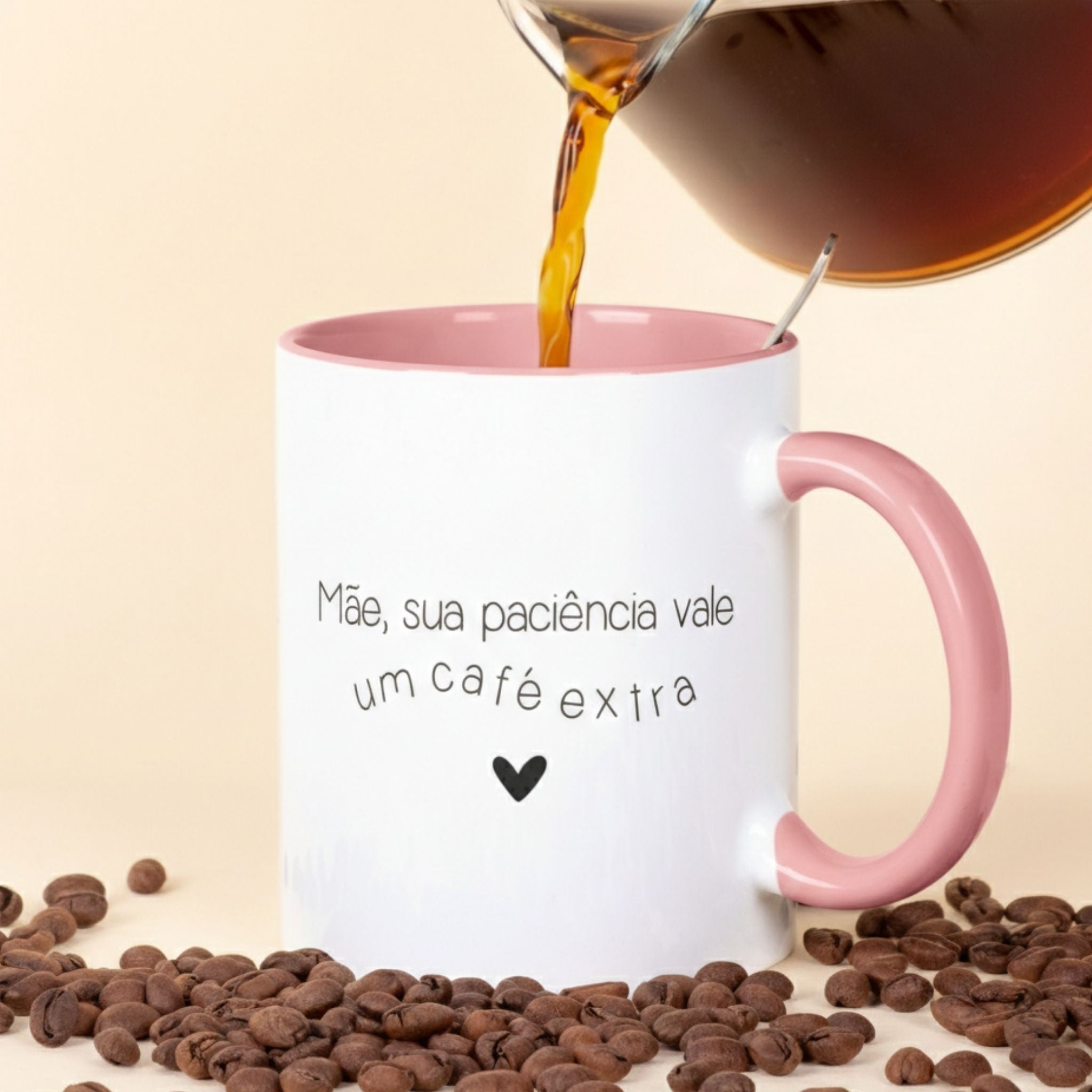 Caneca Dia da Mãe - "Mãe, sua paciência vale um café extra" | Edição Dia da Mãe