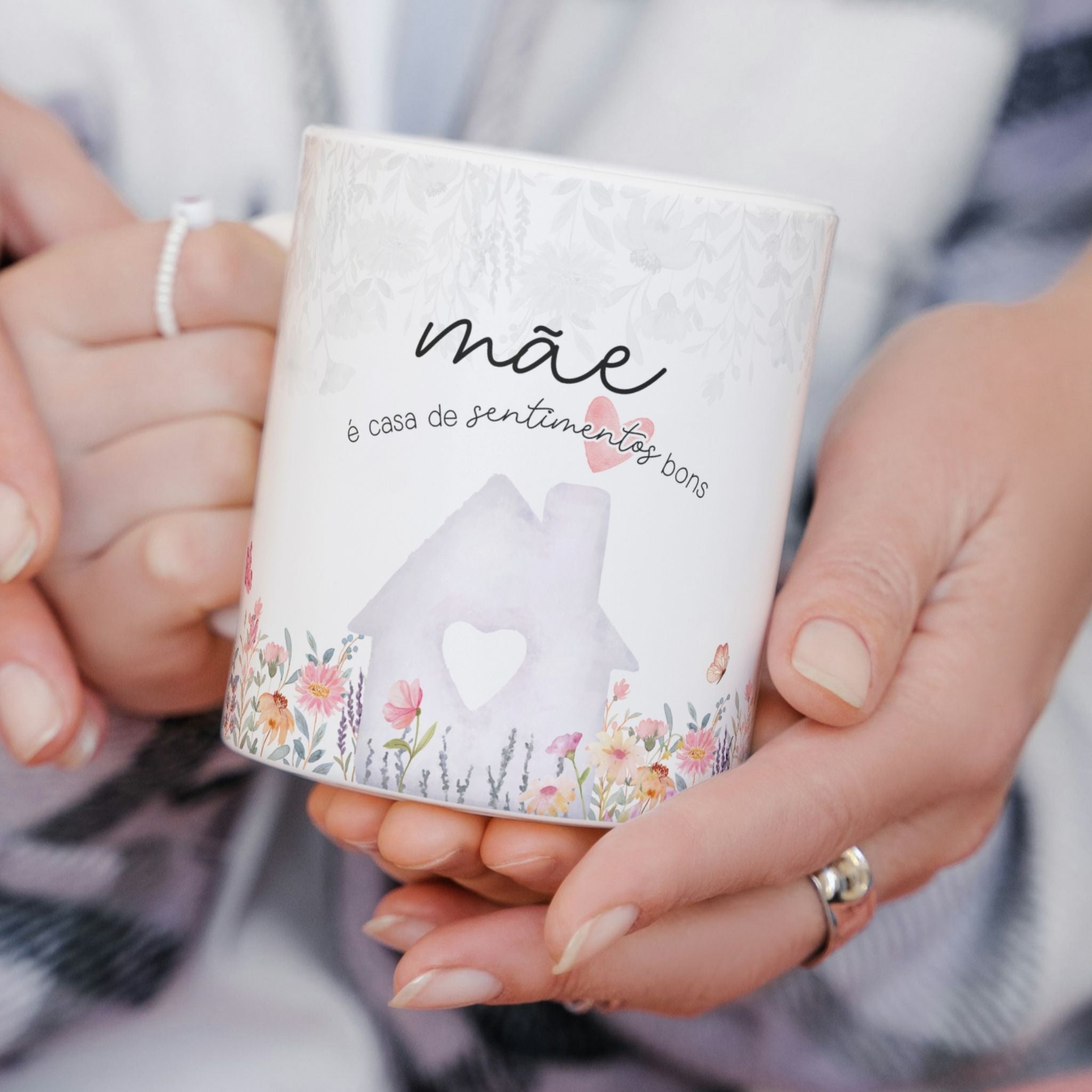 Caneca Dia da Mãe - "Mãe é casa de sentimentos bons" | Edição Dia da Mãe