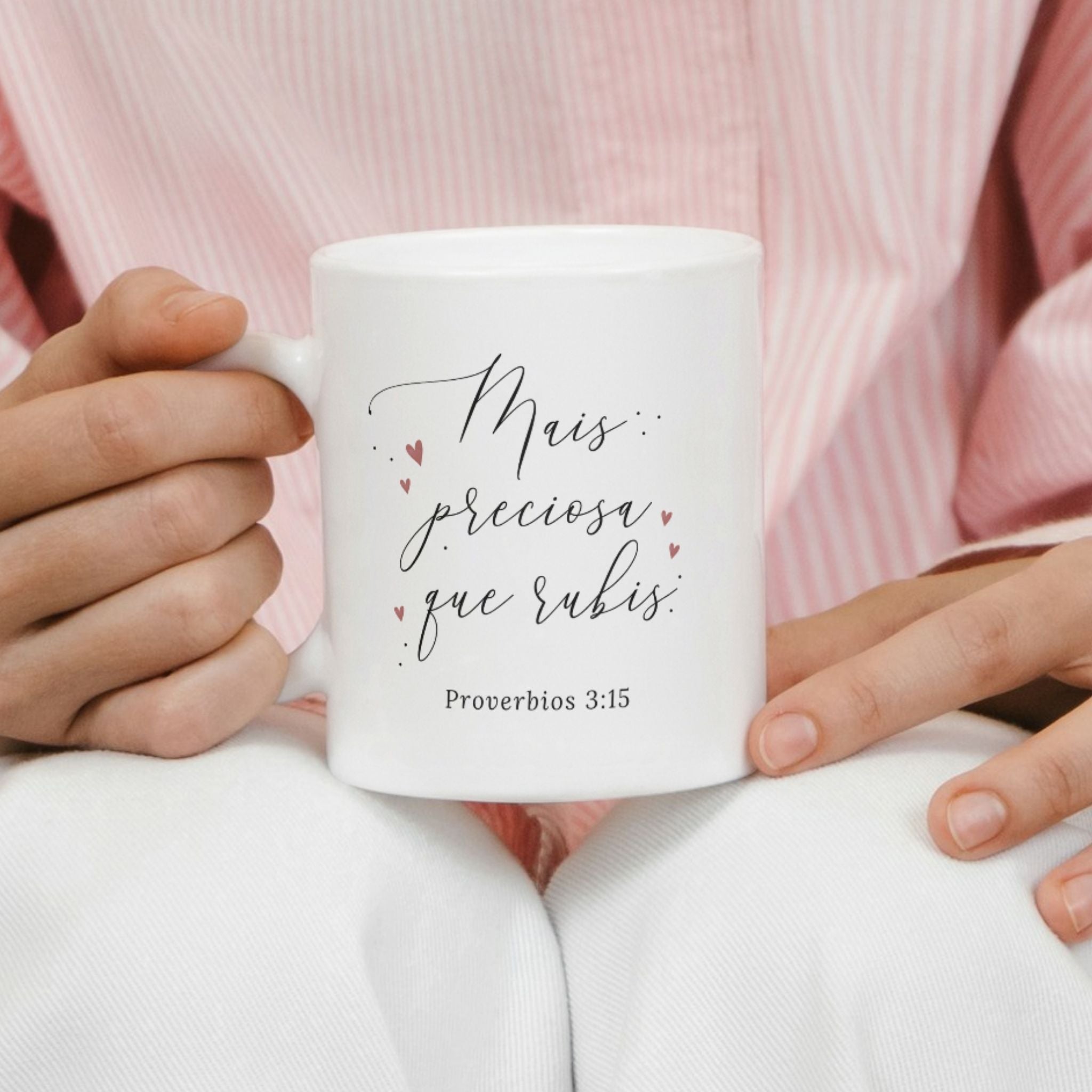 Caneca Dia da Mãe - "Mais preciosa que rubis - Provérbios 3:15" | Edição Dia da Mãe