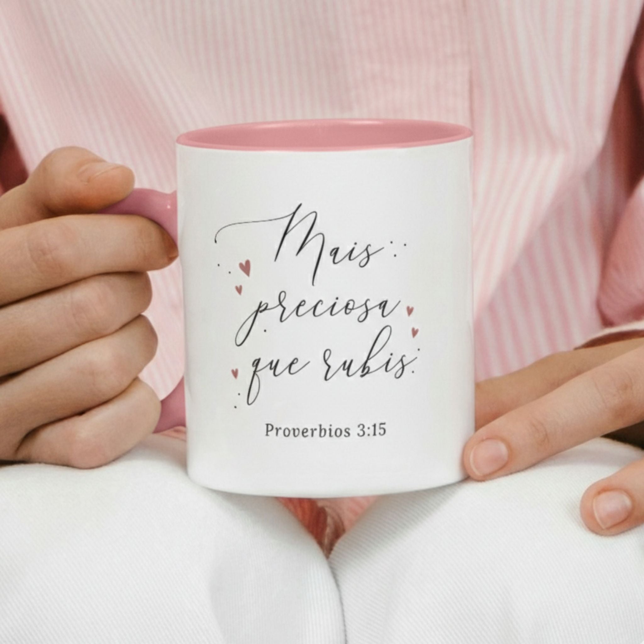 Caneca Dia da Mãe - "Mais preciosa que rubis - Provérbios 3:15" | Edição Dia da Mãe