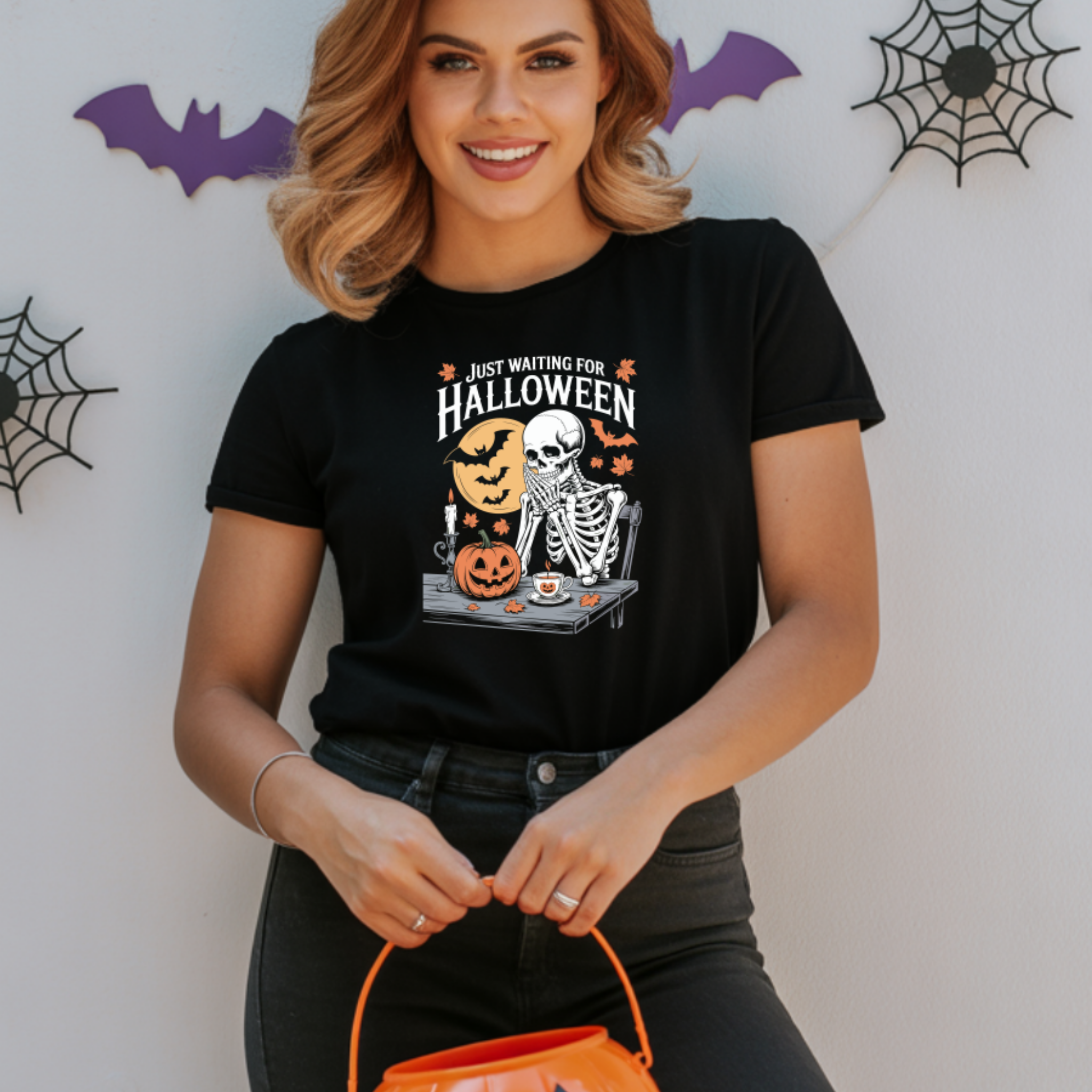 T-shirt Halloween - Just Waiting for Halloween - 100% Algodão